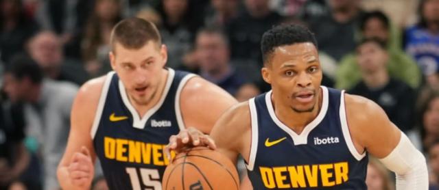 开云体育下载-【观点】第二组织者+防守尖兵 韦少最正确打开方式